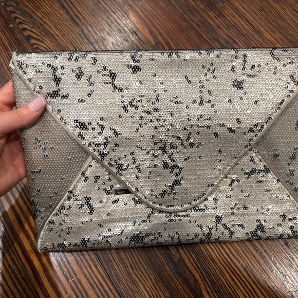 BCBGMAXAZRIA Sequin Envelope Clutch Formal Evening Bag Purse Silver - Picture 2 of 7